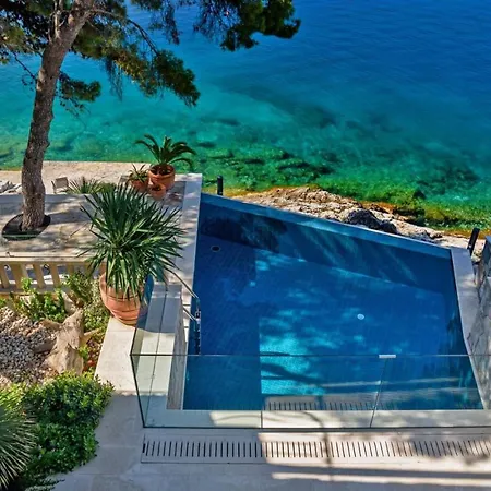 Luxury Beachfront Palazzo Di Mare With Private Heated Pool And Staff At The On Brac Island - Sumartin * Selca (Brac)
