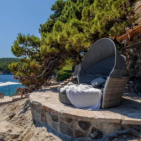 Luxury Beachfront Palazzo Di Mare With Private Heated Pool And Staff At The On Brac Island - Sumartin * Selca (Brac)