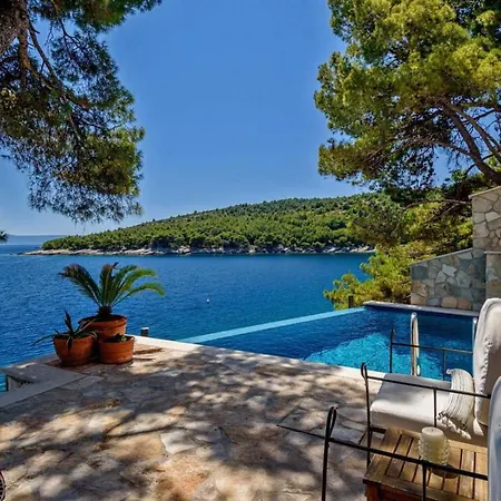 Villa Luxury Beachfront Palazzo Di Mare With Private Heated Pool And Staff At The On Brac Island - Sumartin