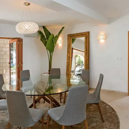 Luxury Beachfront Palazzo Di Mare With Private Heated Pool And Staff At The On Brac Island - Sumartin Villa
