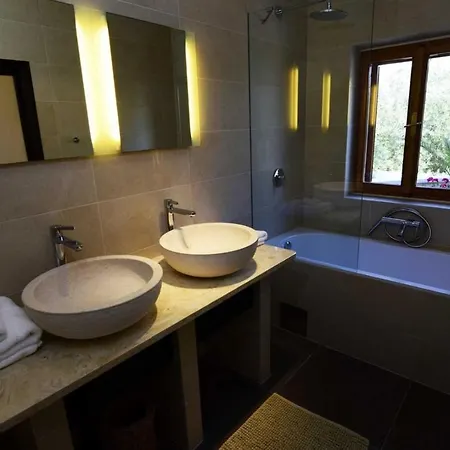 Luxury Beachfront Palazzo Di Mare With Private Heated Pool And Staff At The On Brac Island - Sumartin Villa