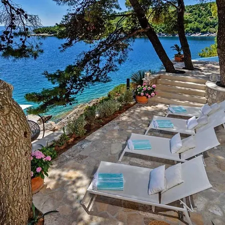 Luxury Beachfront Palazzo Di Mare With Private Heated Pool And Staff At The On Brac Island - Sumartin Villa Selca (Brac)
