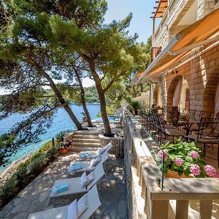 Luxury Beachfront Palazzo Di Mare With Private Heated Pool And Staff At The On Brac Island - Sumartin Villa Selca (Brac)