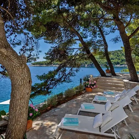 Villa Luxury Beachfront Palazzo Di Mare With Private Heated Pool And Staff At The On Brac Island - Sumartin *
