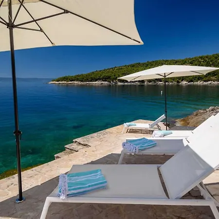 Luxury Beachfront Palazzo Di Mare With Private Heated Pool And Staff At The On Brac Island - Sumartin Selca (Brac)